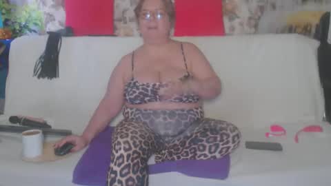Snapshot of queenpammy chatting on 10-05-25, 06:45 QueenPammy online show from 10-05-25, 06:45