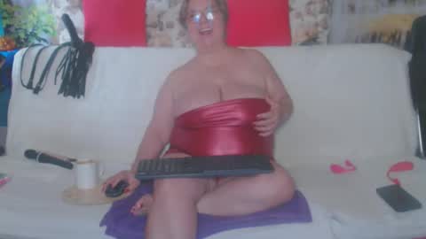 Snapshot of queenpammy chatting on 10-09-25, 07:50 QueenPammy online show from 10-09-25, 07:50