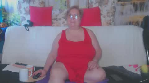 Snapshot of queenpammy chatting on 10-17-25, 07:11 QueenPammy online show from 10-17-25, 07:11