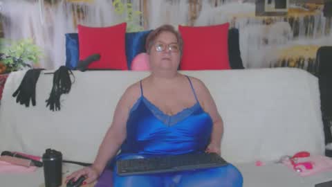 Snapshot of queenpammy chatting on 11-28-25, 08:28 QueenPammy online show from 11-28-25, 08:28