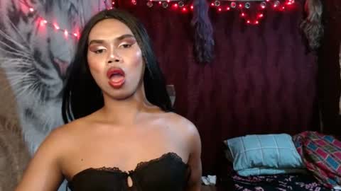 queenpinayebony_xx online show from 07-03-26, 02:56