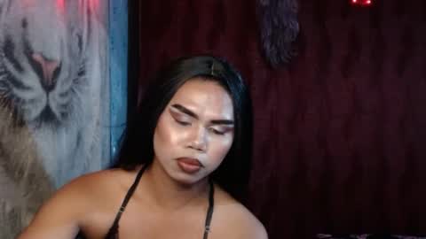 queenpinayebony_xx online show from 07-18-26, 03:49