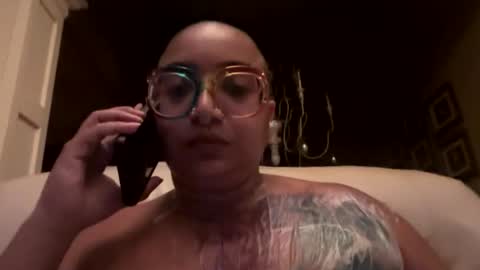 Queen Hilarity online show from 02-28-26, 02:01