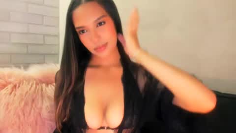 Snapshot of queenv66 chatting on 06-27-26, 03:33 Val - online show from 06-27-26, 03:33