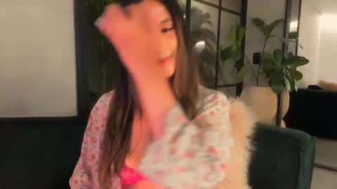 Snapshot of queenv66 chatting on 07-18-26, 12:59 Val - online show from 07-18-26, 12:59