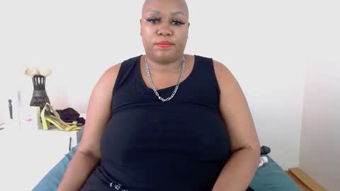 QUEENxJESSI online show from 10-12-25, 10:25