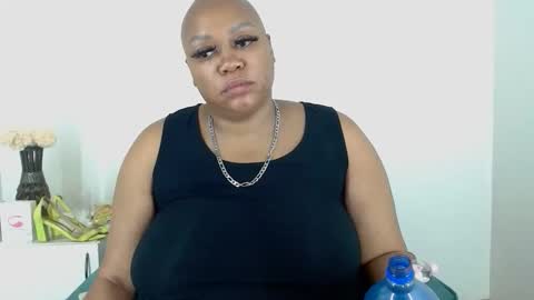 QUEENxJESSI online show from 10-13-25, 02:33