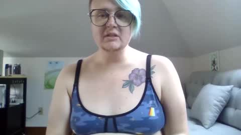 queerlyjaz online show from 10-04-25, 06:17