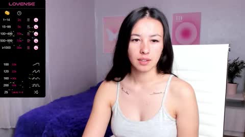 Snapshot of queitsharm_ chatting on 10-23-25, 05:18 Anna online show from 10-23-25, 05:18