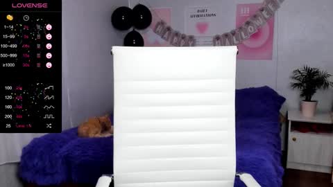 Snapshot of queitsharm_ chatting on 10-24-25, 05:04 Anna online show from 10-24-25, 05:04