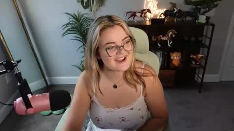 Bri online show from 11-11-25, 05:13