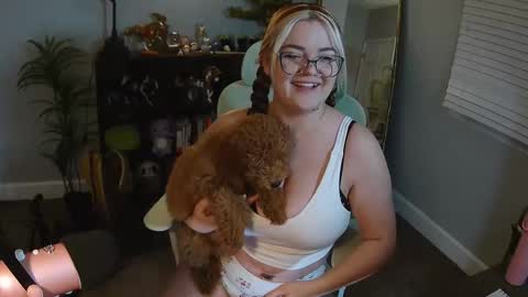 Bri online show from 12-22-25, 03:03