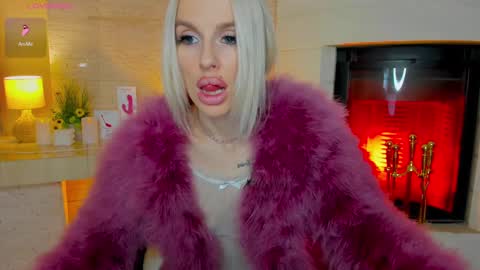 Snapshot of quietbestia chatting on 01-19-25, 10:17 quietbestia online show from 01-19-25, 10:17