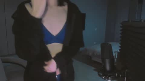 quietluxury online show from 12-20-25, 09:38