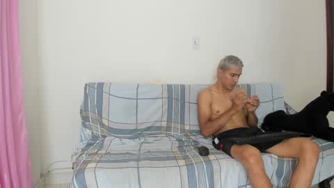 QuinnAndPuma online show from 03-11-25, 04:32