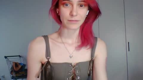 Snapshot of quyenpollio chatting on 06-17-26, 03:13 Lana Pollio online show from 06-17-26, 03:13