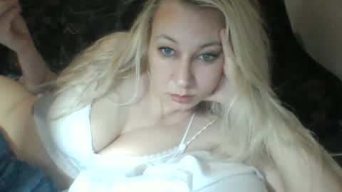 Snapshot of qwertyuio71919 chatting on 06-14-26, 10:34 qwertyui online show from 06-14-26, 10:34