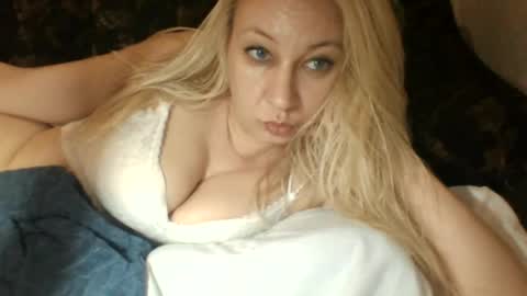 Snapshot of qwertyuio71919 chatting on 06-16-26, 01:41 qwertyui online show from 06-16-26, 01:41