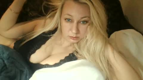 Snapshot of qwertyuio71919 chatting on 06-17-26, 09:49 qwertyui online show from 06-17-26, 09:49
