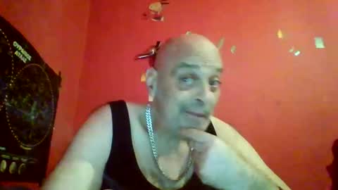 qwertyuiop22348015 online show from 04-04-26, 04:15