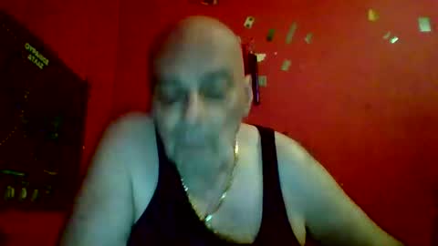 qwertyuiop22348015 online show from 04-12-26, 06:46