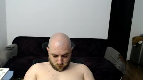 Snapshot of r0bila chatting on 05-31-26, 08:43 R0bila online show from 05-31-26, 08:43