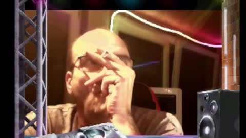 Snapshot of r_2d2_ chatting on 10-03-25, 10:07 dj mike online show from 10-03-25, 10:07