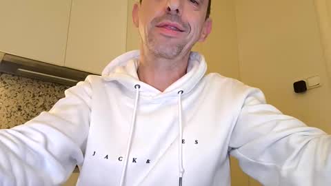 Snapshot of rabosoy chatting on 12-17-25, 10:38 rabosoy online show from 12-17-25, 10:38