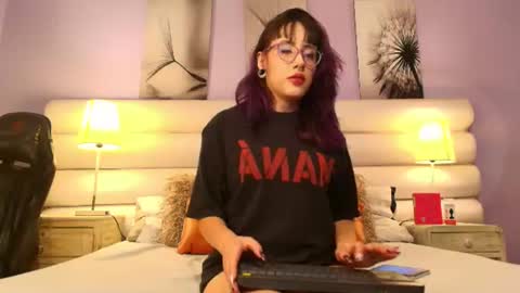 Snapshot of rache_roth chatting on 06-16-26, 09:50 Rachel online show from 06-16-26, 09:50