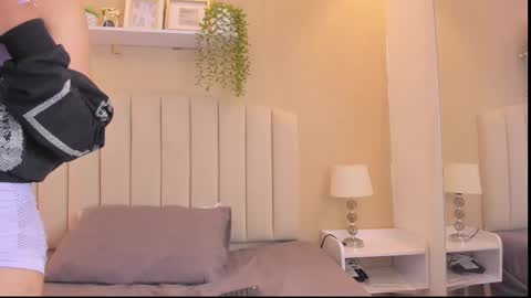 Rachel Donnelly online show from 12-21-25, 03:13