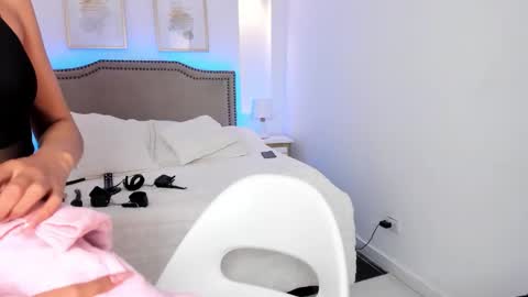 RACHEL ES online show from 03-01-26, 05:53