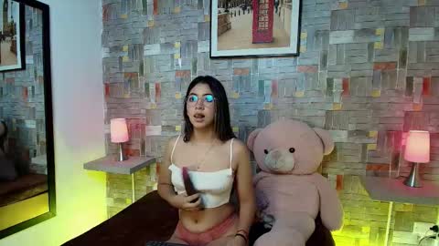 Rachel online show from 10-26-25, 01:39