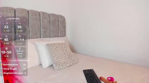 Snapshot of rachel_ruso chatting on 07-07-26, 06:47 RACHEL online show from 07-07-26, 06:47