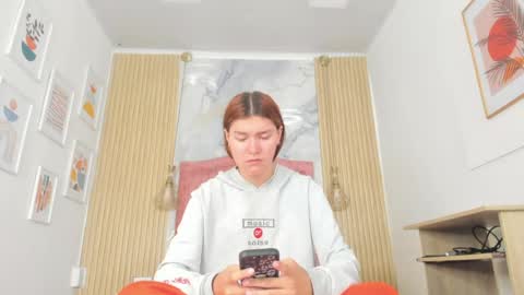 Snapshot of rachellesc chatting on 06-04-26, 12:22 rachellesc online show from 06-04-26, 12:22