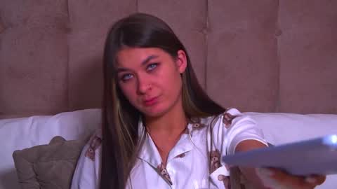 RachellSimpson online show from 01-16-25, 04:38