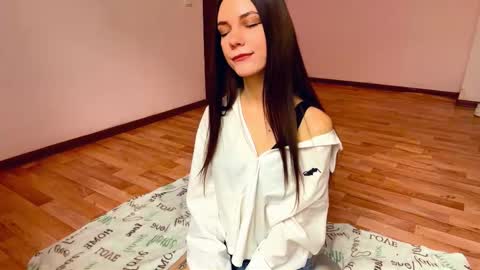 Snapshot of rachelpoisso chatting on 11-08-25, 08:25 Rachel online show from 11-08-25, 08:25