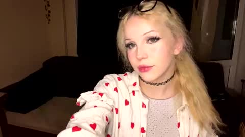 Lily online show from 03-26-26, 09:53