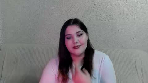 Snapshot of rachelwild chatting on 10-21-25, 05:46 RachelWild online show from 10-21-25, 05:46
