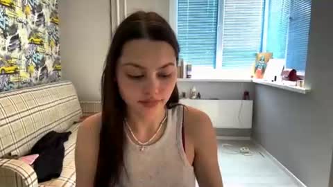 Elizabeth online show from 07-06-26, 01:41