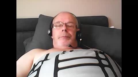 Snapshot of rader50 chatting on 11-29-25, 09:23 rader50 online show from 11-29-25, 09:23