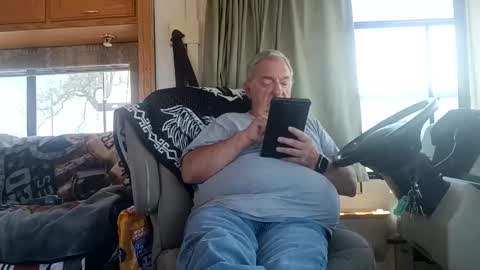 Snapshot of radiomantim chatting on 04-21-26, 07:06 Radioman for fun online show from 04-21-26, 07:06
