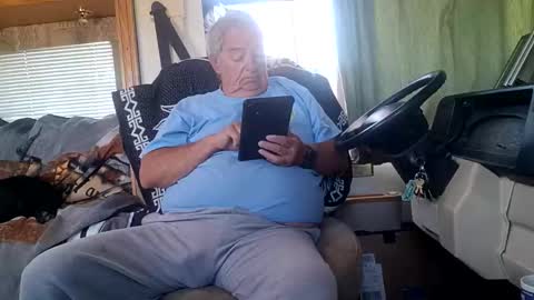 Snapshot of radiomantim chatting on 05-19-26, 03:18 Radioman for fun online show from 05-19-26, 03:18