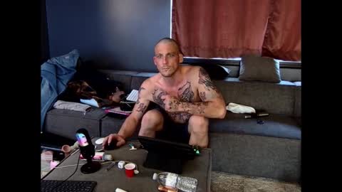 Snapshot of rado970 chatting on 11-25-25, 10:43 Lauren online show from 11-25-25, 10:43