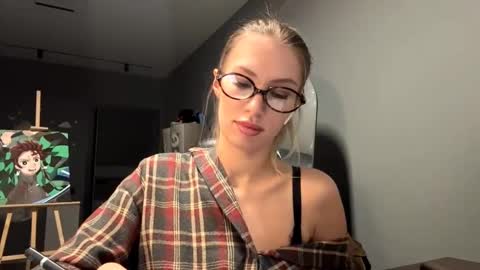 Snapshot of raeannschemmer chatting on 02-01-26, 03:10 Mila online show from 02-01-26, 03:10