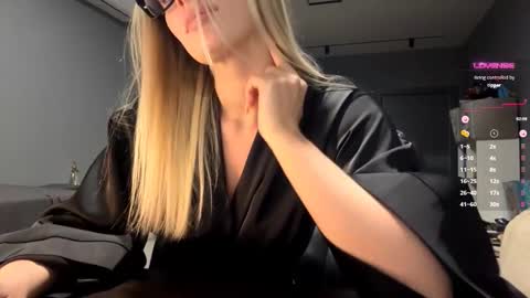 Snapshot of raeannschemmer chatting on 02-18-26, 03:30 Mila online show from 02-18-26, 03:30