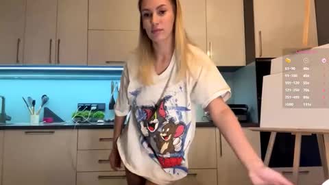 Snapshot of raeannschemmer chatting on 03-02-26, 04:14 Mila online show from 03-02-26, 04:14