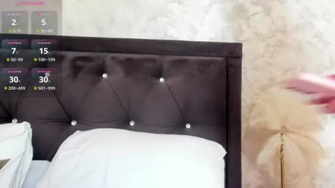 Snapshot of raelledarkstar chatting on 06-25-26, 07:24 raelledarkstar online show from 06-25-26, 07:24