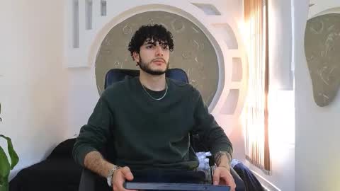 R A F A E L online show from 09-25-25, 08:56