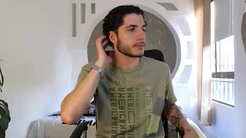 R A F A E L online show from 11-05-25, 08:53