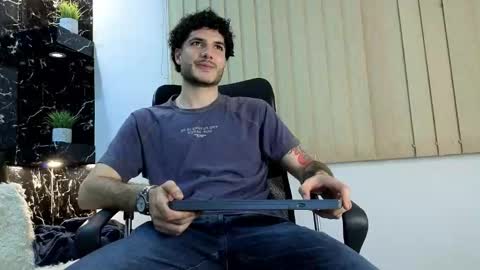 R A F A E L online show from 03-08-26, 02:04